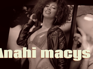 Anahi_macys