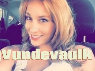 LindseyVundevaulk