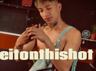 Leitonthishot