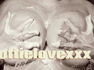 Lottielovexxx