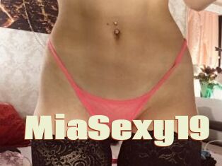 MiaSexy19