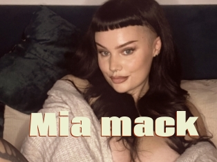 Mia_mack
