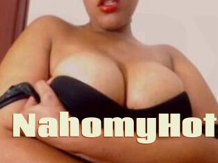 NahomyHot